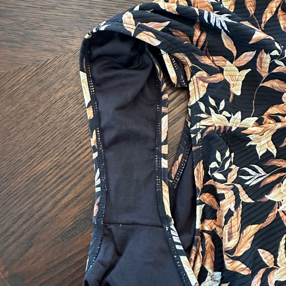Rip Curl La Isla One Piece Swimsuit in Black Size Small - Picture 7 of 7